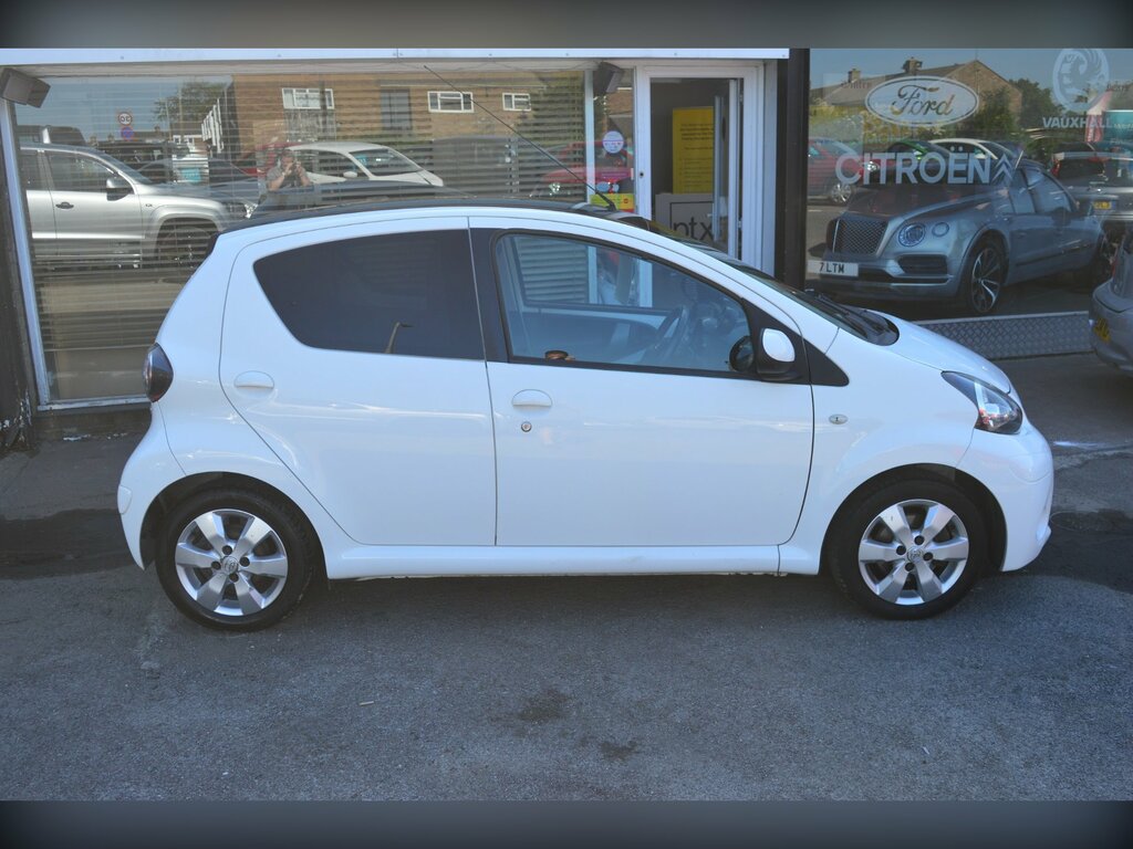 Toyota Aygo 1.0 Vvt-i Move Hatchback Euro 5 GL14OVR White #6