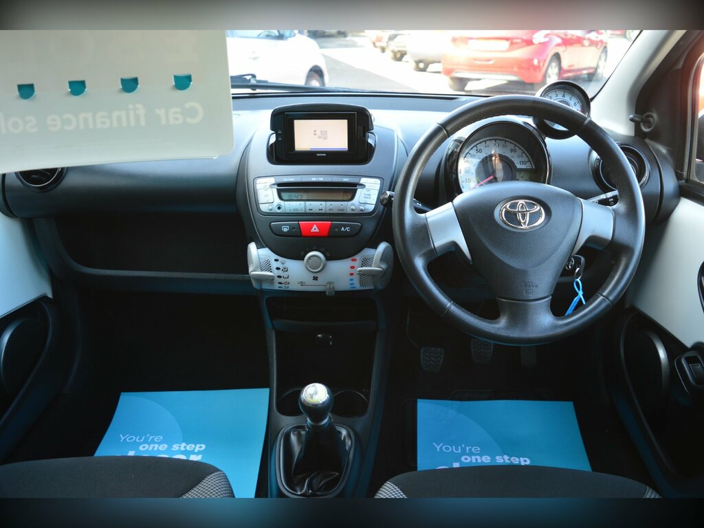 Toyota Aygo 1.0 Vvt-i Move Hatchback Euro 5 GL14OVR White #3