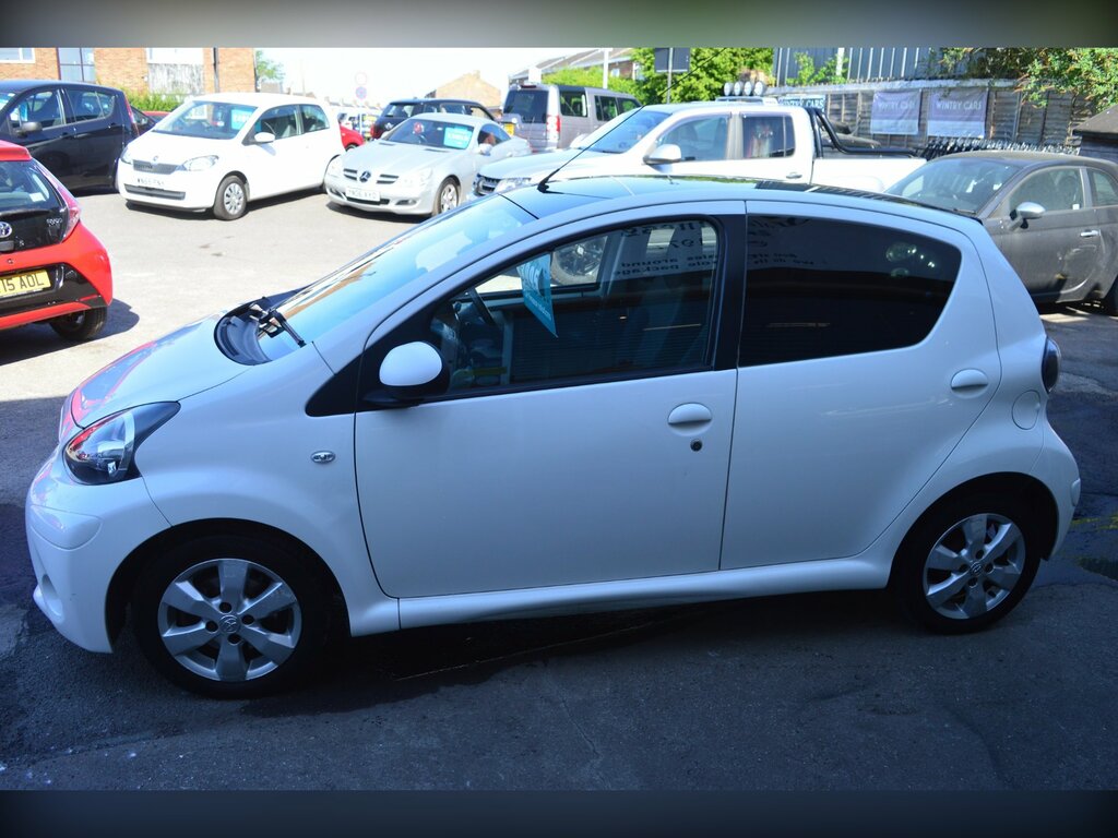 Toyota Aygo 1.0 Vvt-i Move Hatchback Euro 5 GL14OVR White #5