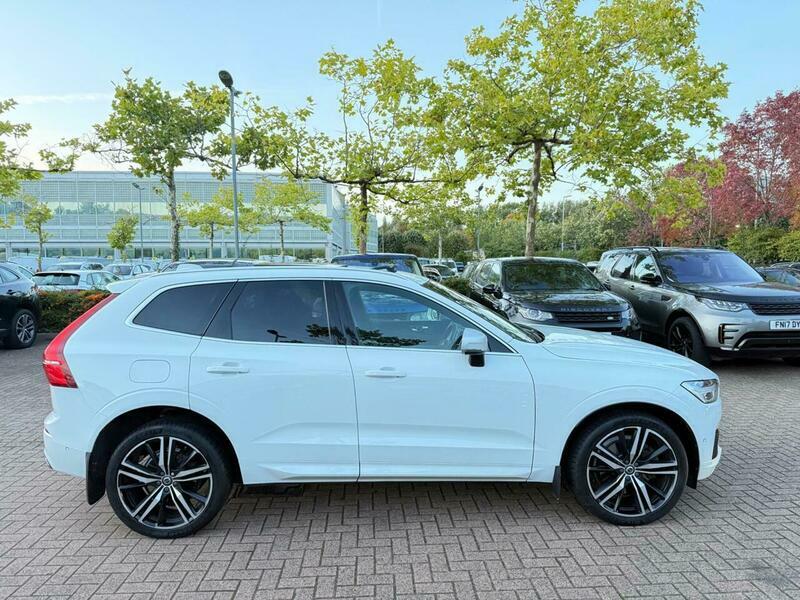 Volvo XC60 2.0H T8 Twin Engine YJ68KCX White #5