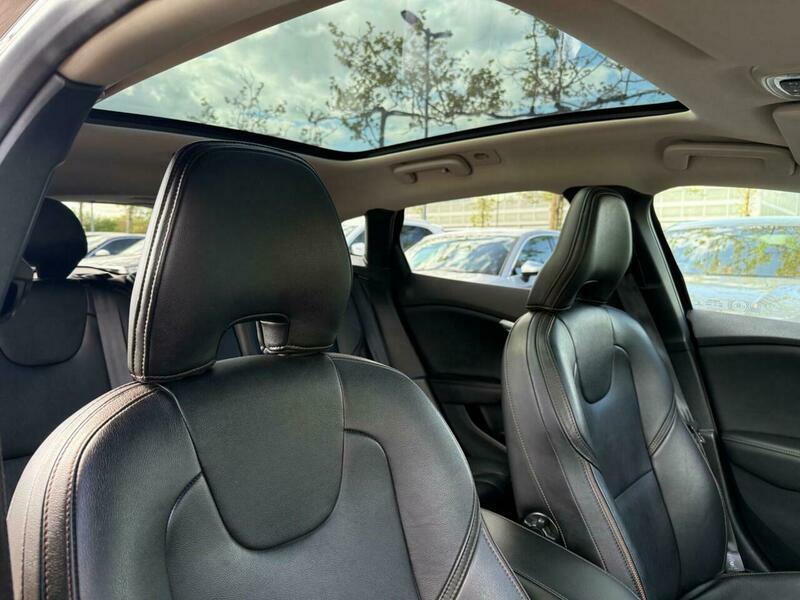 Volvo V40 1.5 T3 Gpf Pro KL18NXR Black #4