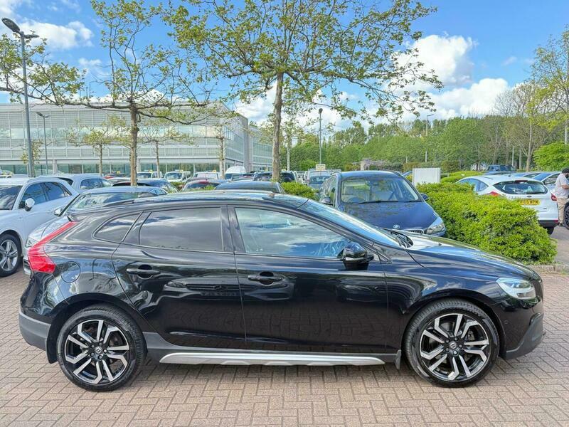 Volvo V40 1.5 T3 Gpf Pro KL18NXR Black #3