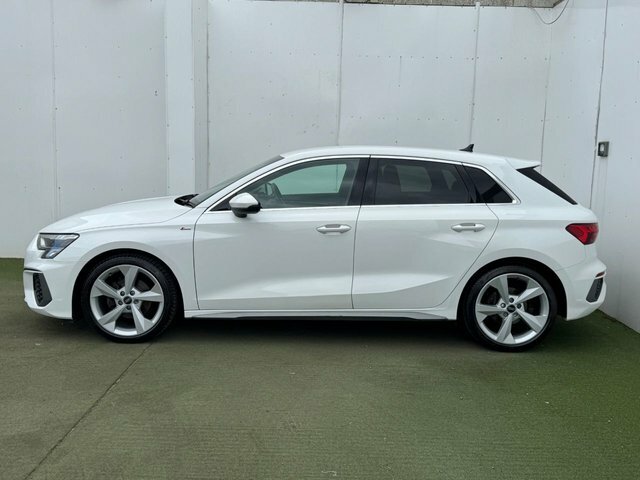 Audi A3 Tfsi 35 S Line KV22XJD White #4