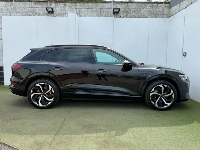Audi E-tron Black Edition Suv KS72HHF Black #3