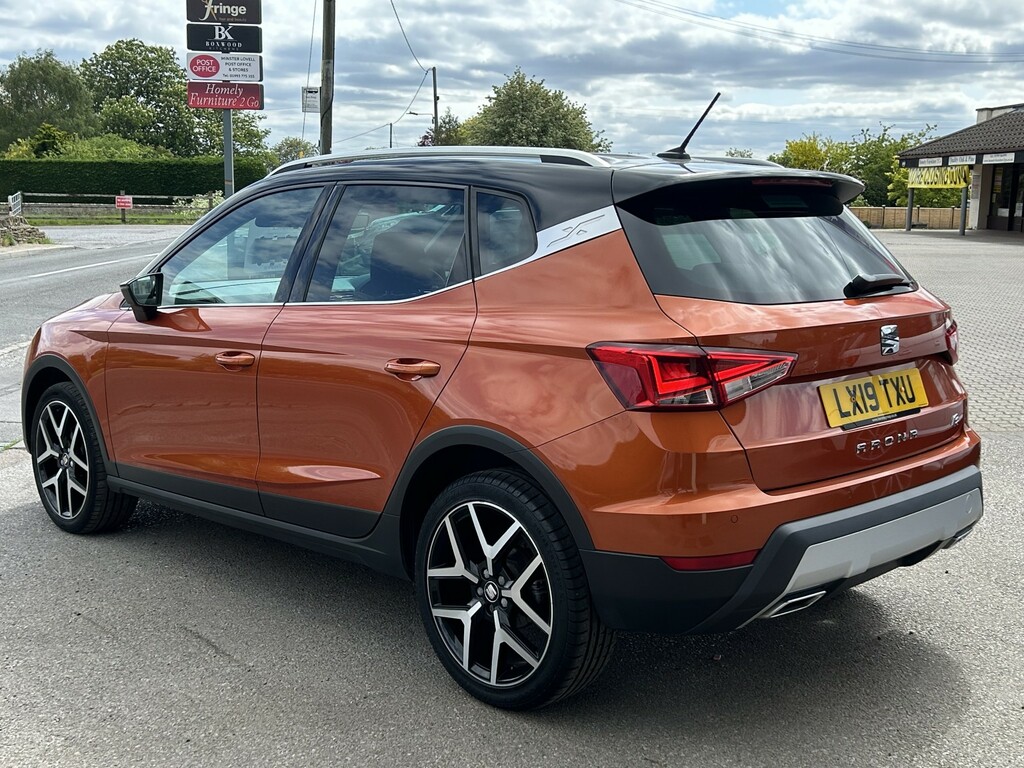 Seat Arona Suv 1.0 Tsi Fr Sport 2019 LX19TXU Orange #4
