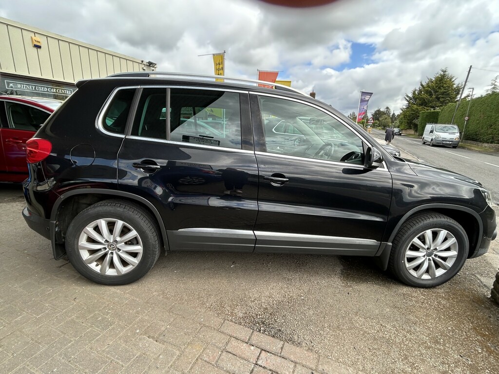 Volkswagen Tiguan Suv 2.0 Tdi Bluemotion Tech Match 2014 YR64YDJ Black #4