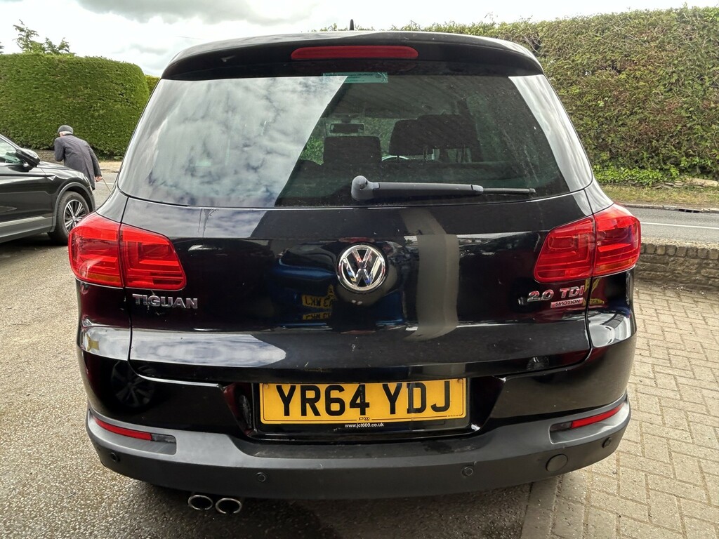 Volkswagen Tiguan Suv 2.0 Tdi Bluemotion Tech Match 2014 YR64YDJ Black #3