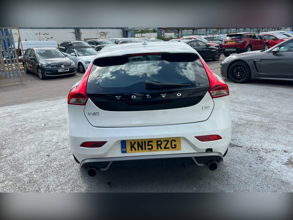 Volvo V40 1.6 D2 R-design Nav Hatchback Eu KN15RZG White #2