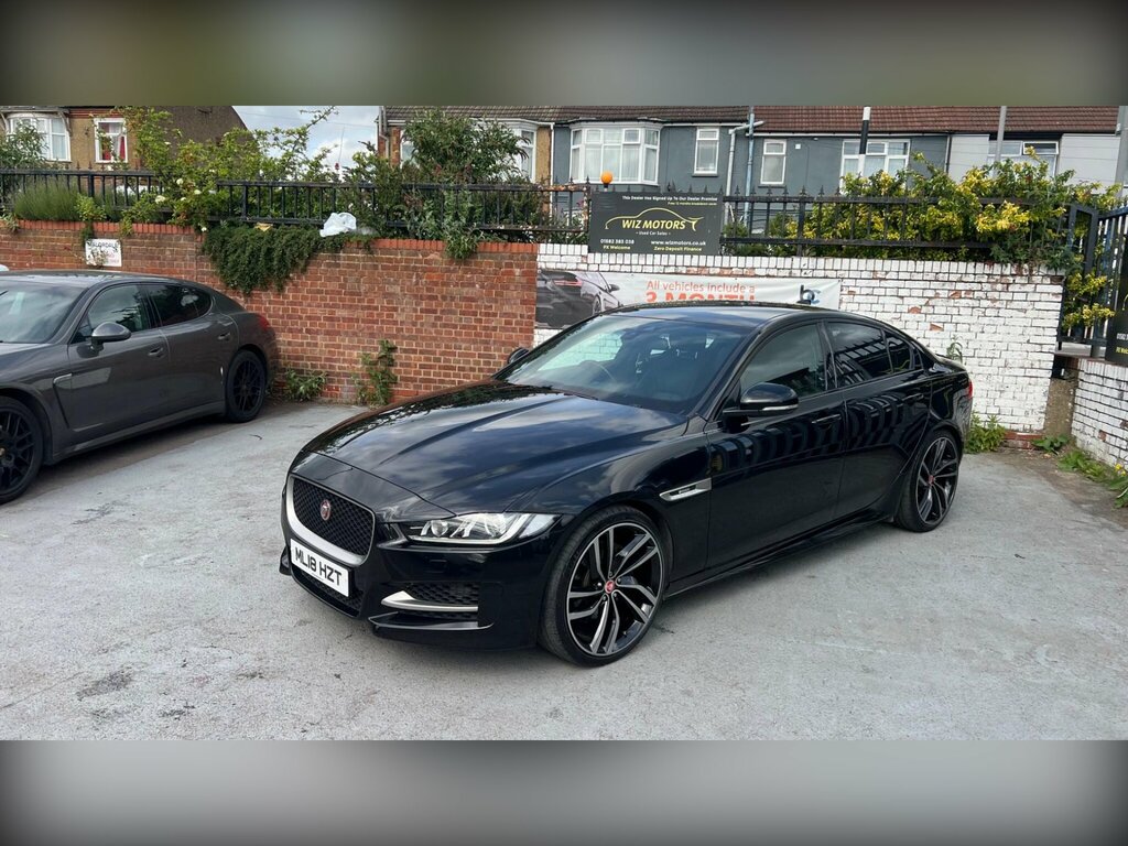 Jaguar XE 2.0D R-sport Euro 6 Ss Black