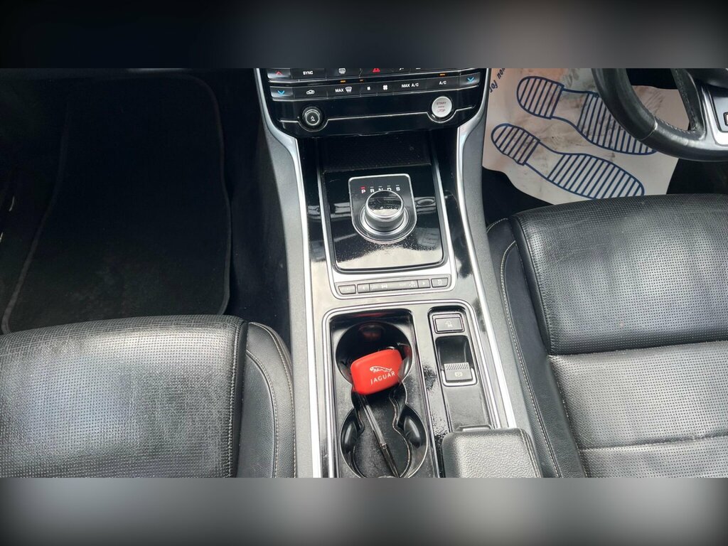 Jaguar XE 2.0D R-sport Euro 6 Ss ML18HZT Black #6
