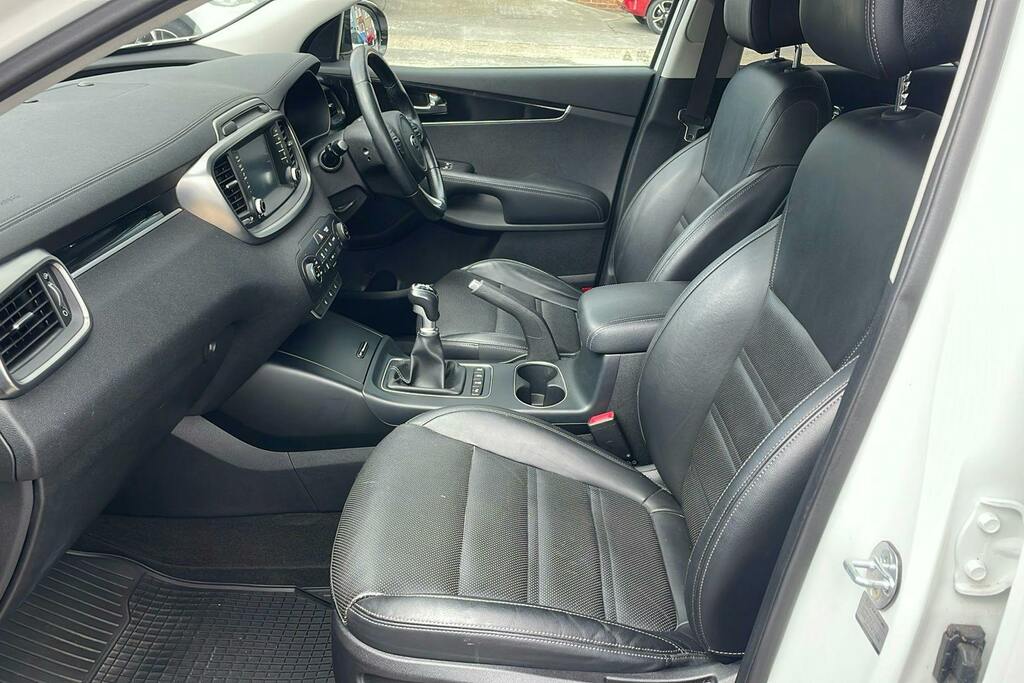 Kia Sorento 2.2 Crdi Kx 2 Suv Awd White #3