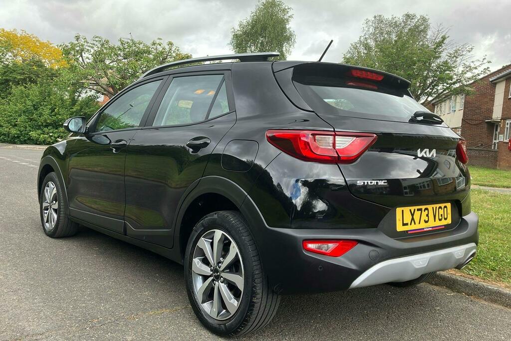 Kia Stonic 1.0 T-gdi 2 Suv LX73VGO Black #2