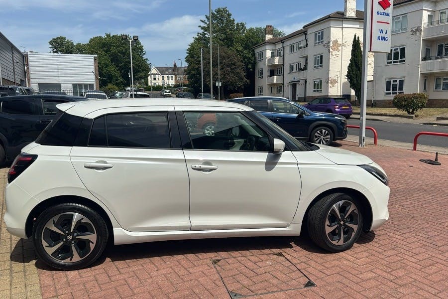 Suzuki Swift 1.2 Mhev Ultra Hatchback Hybrid Cvt LX75GVD White #5