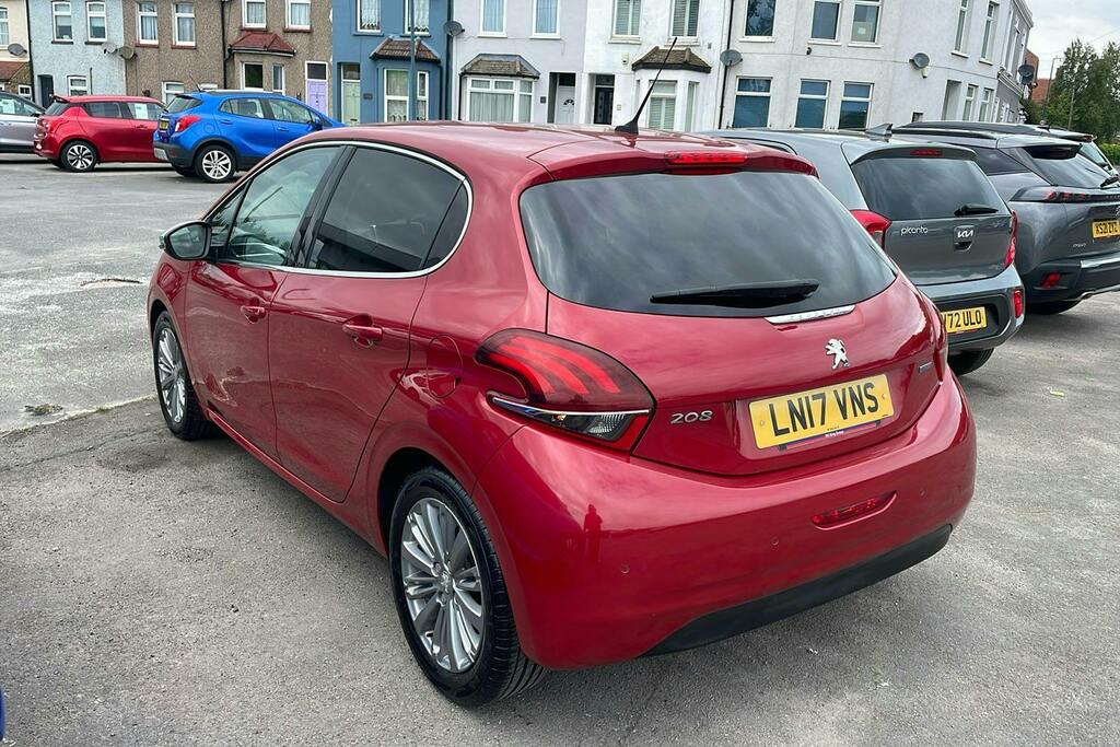 Peugeot 208 1.2 Puretech Allure Hatchback LN17VNS Red #2
