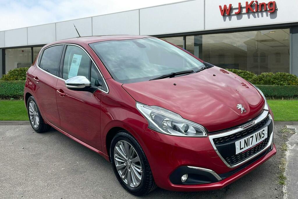 Peugeot 208 1.2 Puretech Allure Hatchback Red