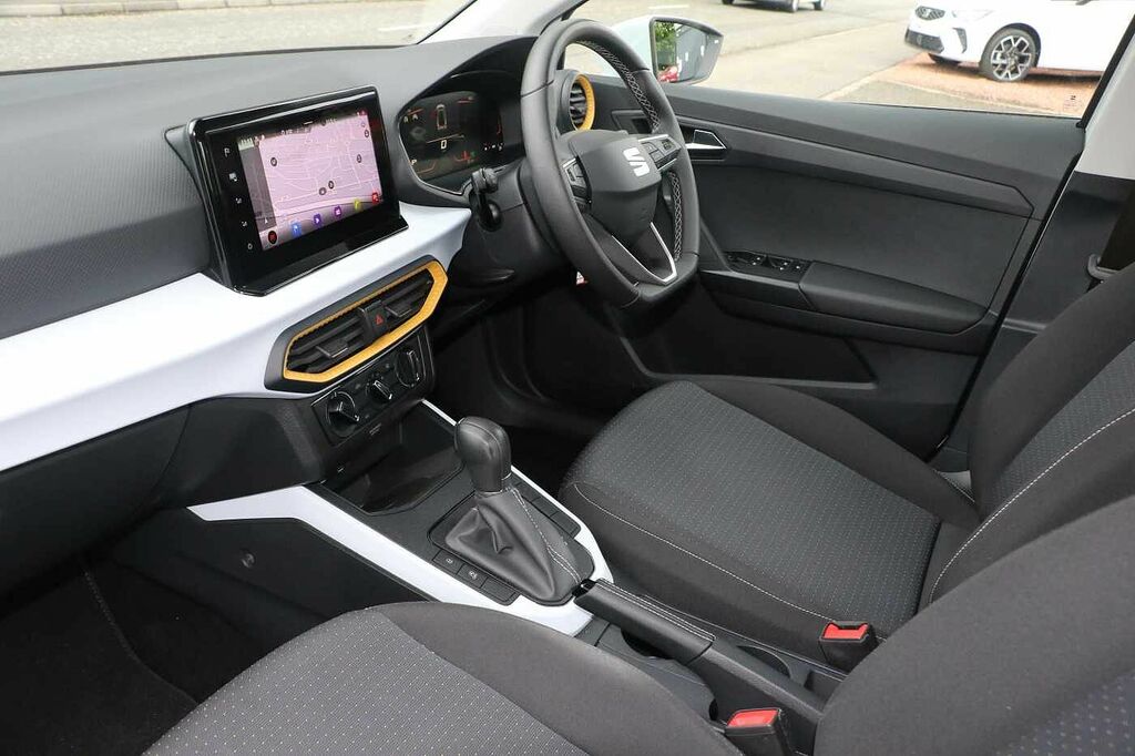 Seat Arona 1.0 Tsi 110 Se Technology Dsg AF23XYP White #2