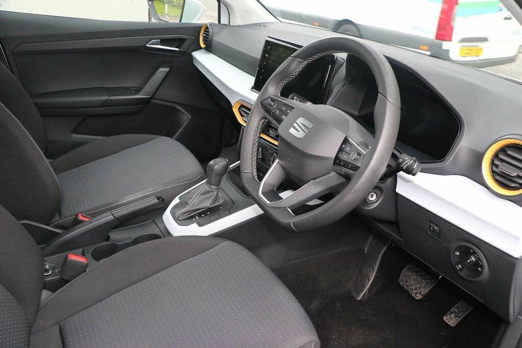 Seat Arona 1.0 Tsi 110 Se Technology Dsg AF23XYP White #6