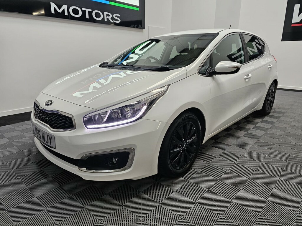 Kia Ceed 1.6 Crdi 3 LJ66WJY White #4