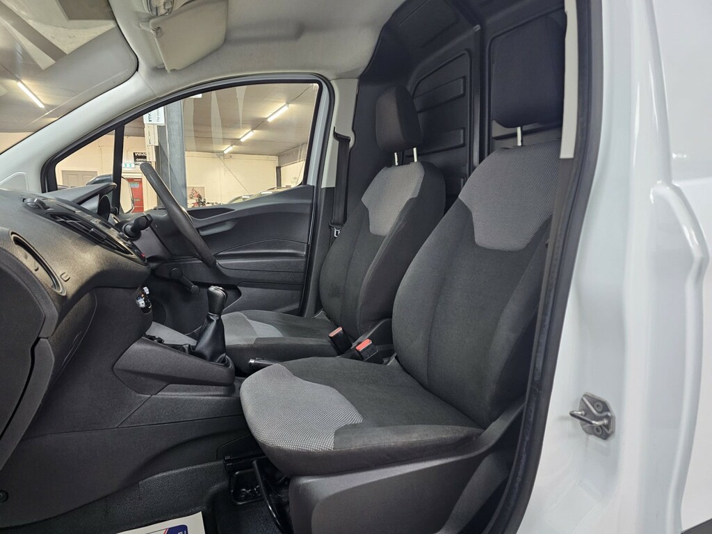 Ford Transit Courier Courier Blue #18