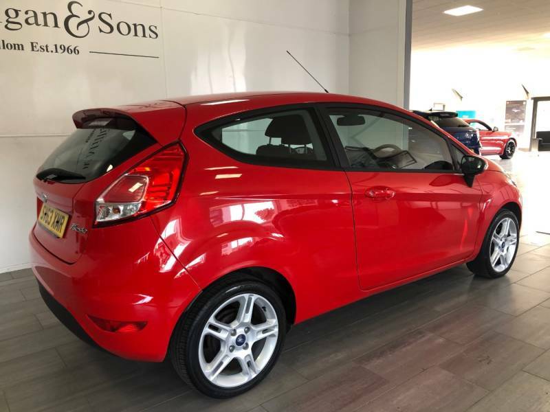 Ford Fiesta 1.25 Style - 2013 63 SV63XMR Red #4