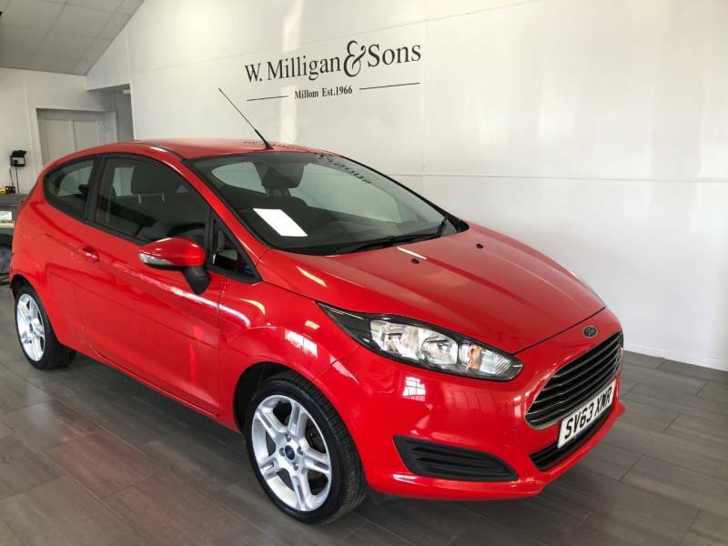 Ford Fiesta 1.25 Style - 2013 63 SV63XMR Red #2