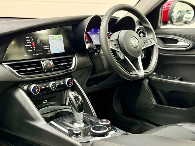 Alfa Romeo Giulia 2.0T Super Saloon Euro 6 Ss 20 Red #3