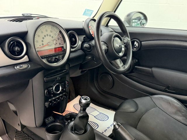Mini Hatch 1.6 Cooper Hatchback Euro 5 Ss BN13ULY White #2