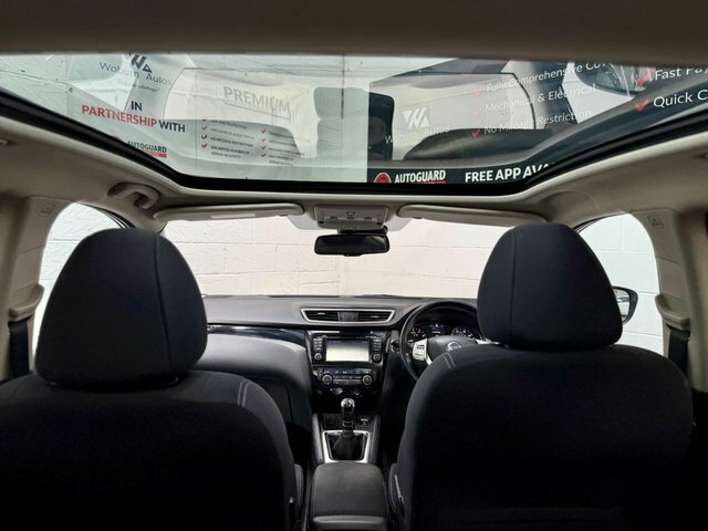 Nissan Qashqai 1.2 Dig-t N-tec Suv 2Wd Euro 5 PE64OAY Grey #2