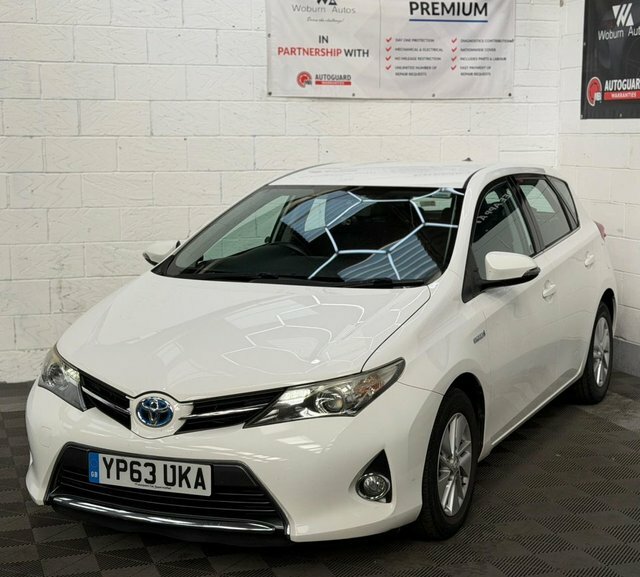 Toyota Auris 1.8 Vvt-h Icon Hatchback Hybrid Cvt Eur White #4