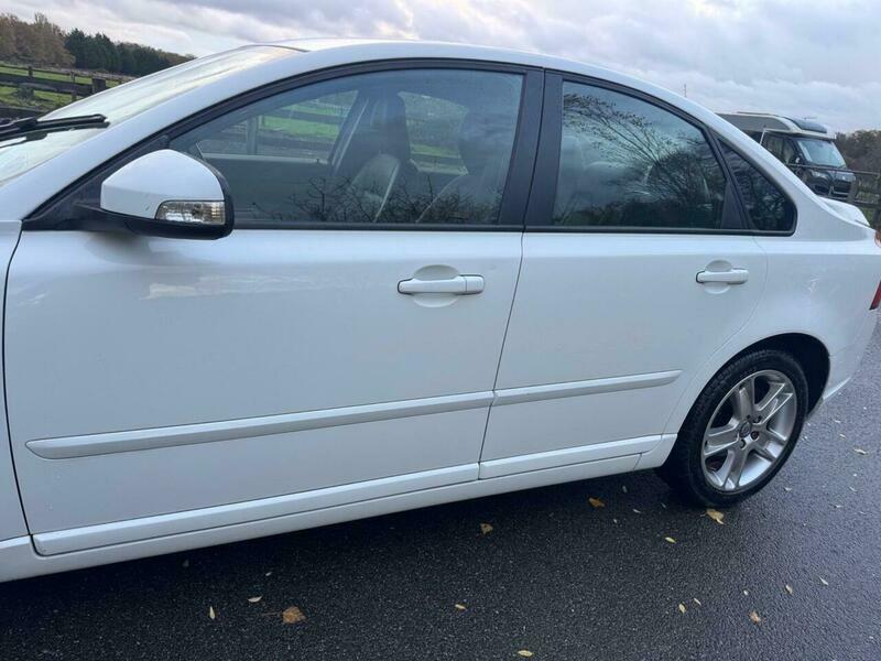 Volvo S40 2.0D Se Lux Powershift White #6