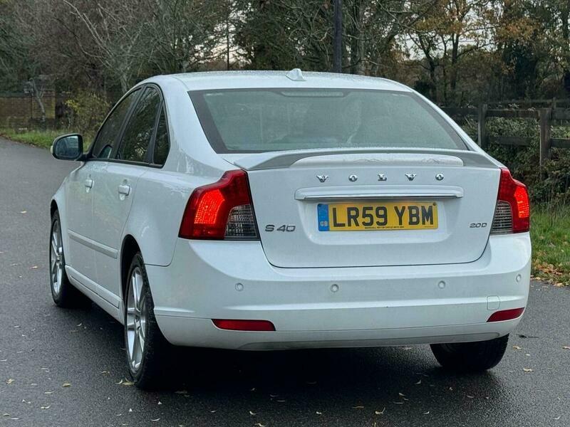 Volvo S40 2.0D Se Lux Powershift White #4