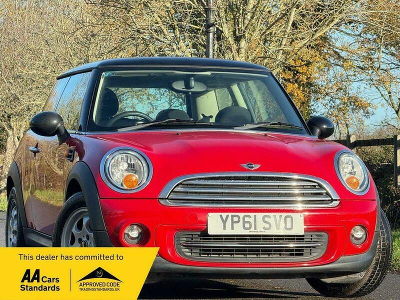 Mini Hatch 1.6 Cooper Euro 5 Red