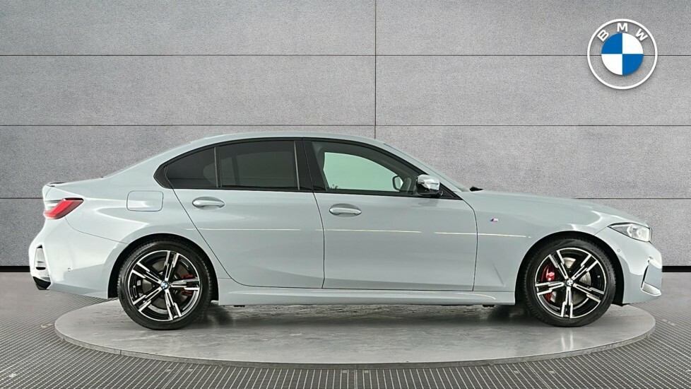 BMW 3 Series 320I M Sport Saloon YH75BYX #3