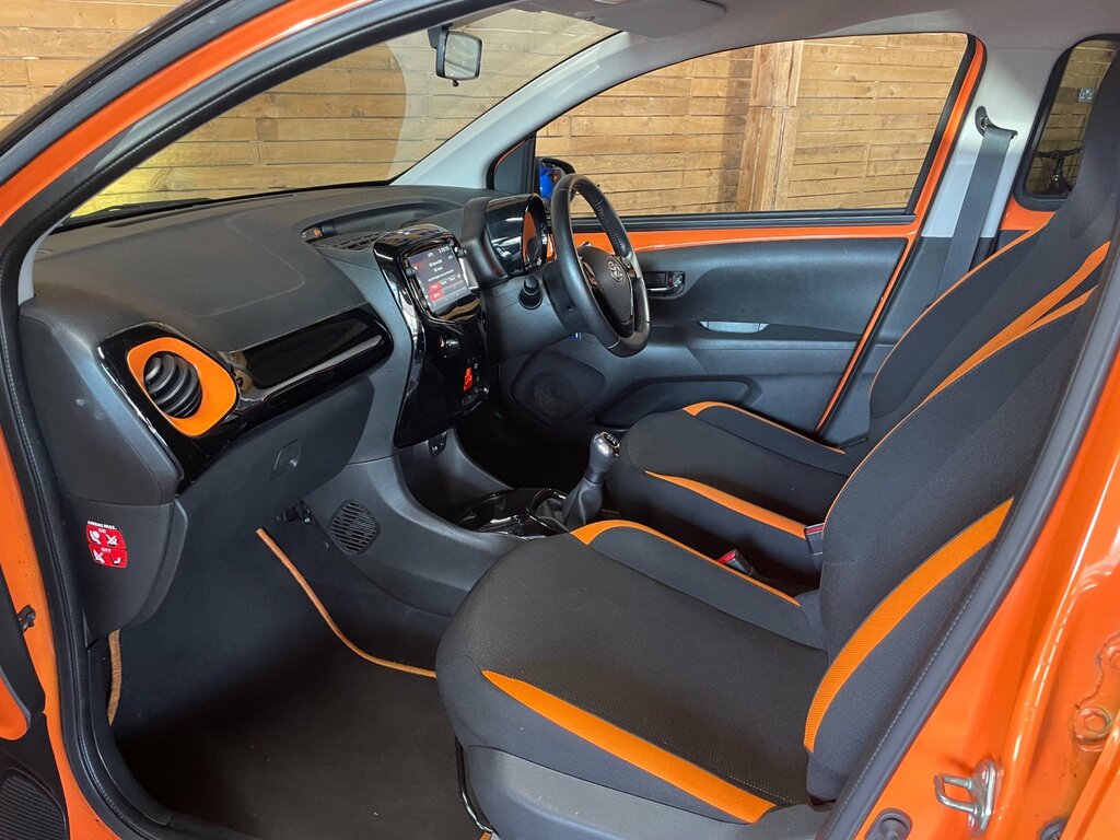 Toyota Aygo 1.0 Vvt-i X-cite Hatchback Euro LS20CFA Orange #3
