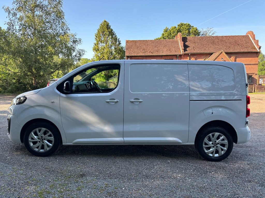 Citroen Dispatch 1.5 Bluehdi 1000Driver Edition M Panel Van LB23DKD White #6