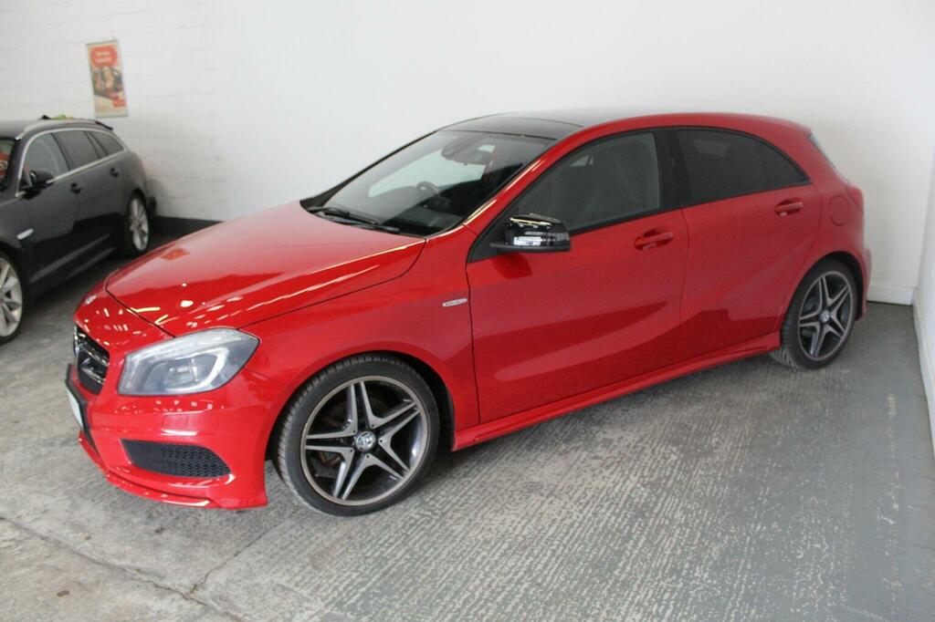 Mercedes-Benz A Class Hatchback 1.8 A200 Cdi Blueefficiency Amg Sport 7G Red #4