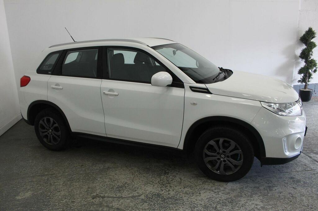 Suzuki Vitara Suv 1.6 Sz4 Euro 6 Ss 201818 DT18UJO White #3