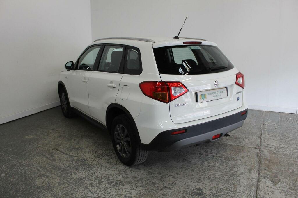 Suzuki Vitara Suv 1.6 Sz4 Euro 6 Ss 201818 DT18UJO White #5