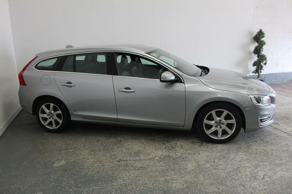 Volvo V60 Estate 2.4 D5 Se Lux Nav Geartronic Euro 5 20 Silver #3