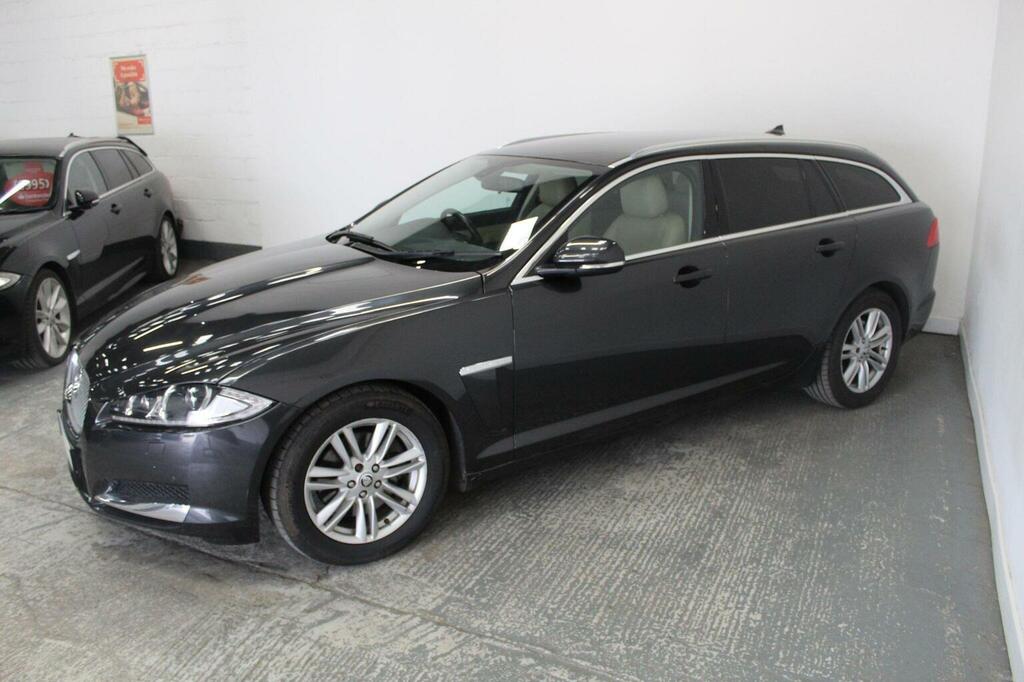 Jaguar XF Estate 3.0D V6 Luxury Sportbrake Euro 5 Ss OV13AXT Grey #4