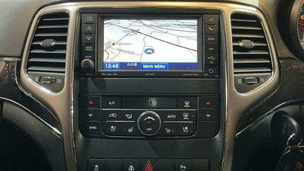Jeep Grand Cherokee V6 White #10