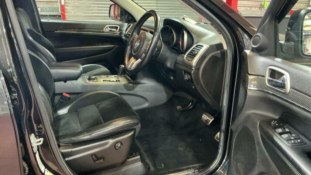 Jeep Grand Cherokee V6 White #8