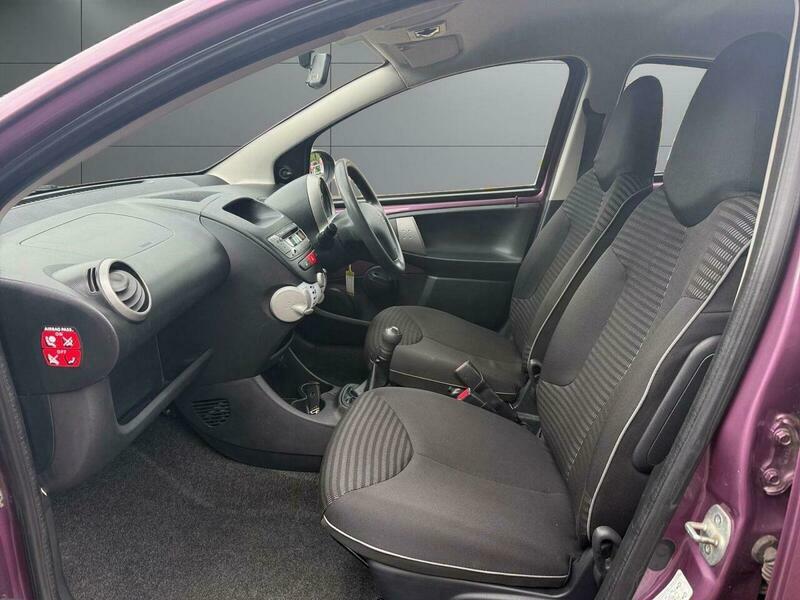 Peugeot  12V Allure Euro 5 Red #16
