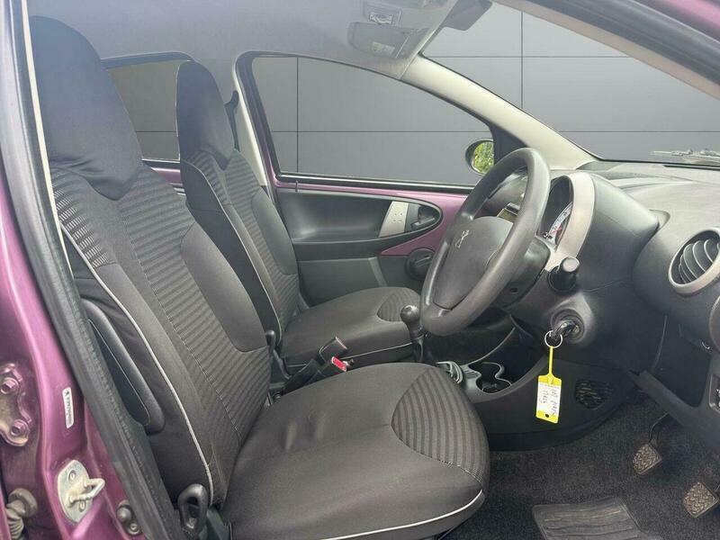 Peugeot  12V Allure Euro 5 Red #10