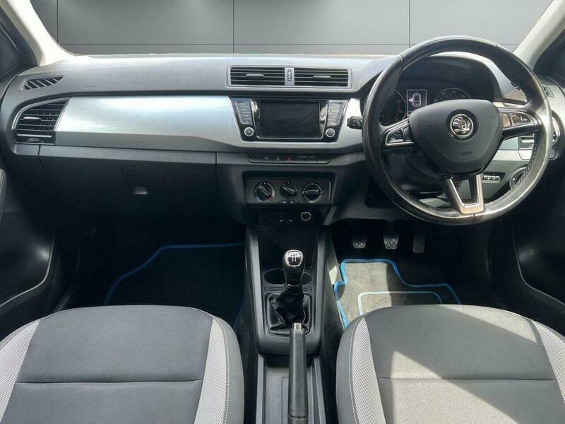 Skoda Fabia 1.0 Tsi Colour Edition BN67DXR White #5