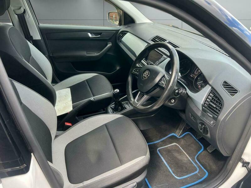 Skoda Fabia 1.0 Tsi Colour Edition BN67DXR White #6