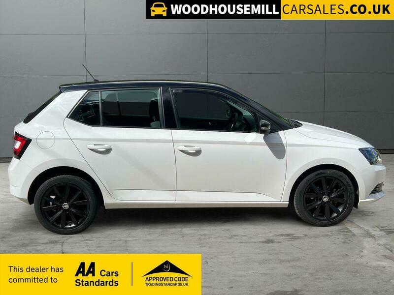Skoda Fabia 1.0 Tsi Colour Edition BN67DXR White #3