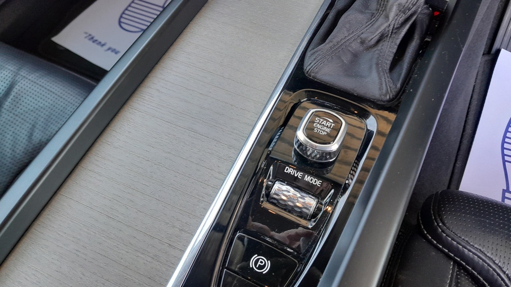 Volvo XC60 Vehicle Details Price - 18995 Make Volvo Model White