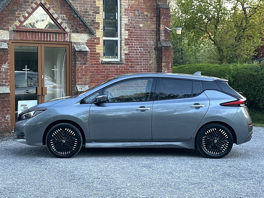 Nissan Leaf Hatchback DV72MYG Grey #5