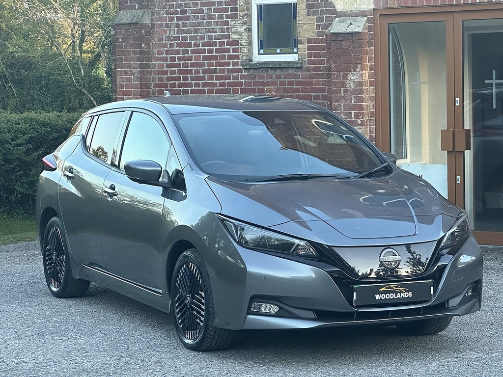 Nissan Leaf Hatchback Grey